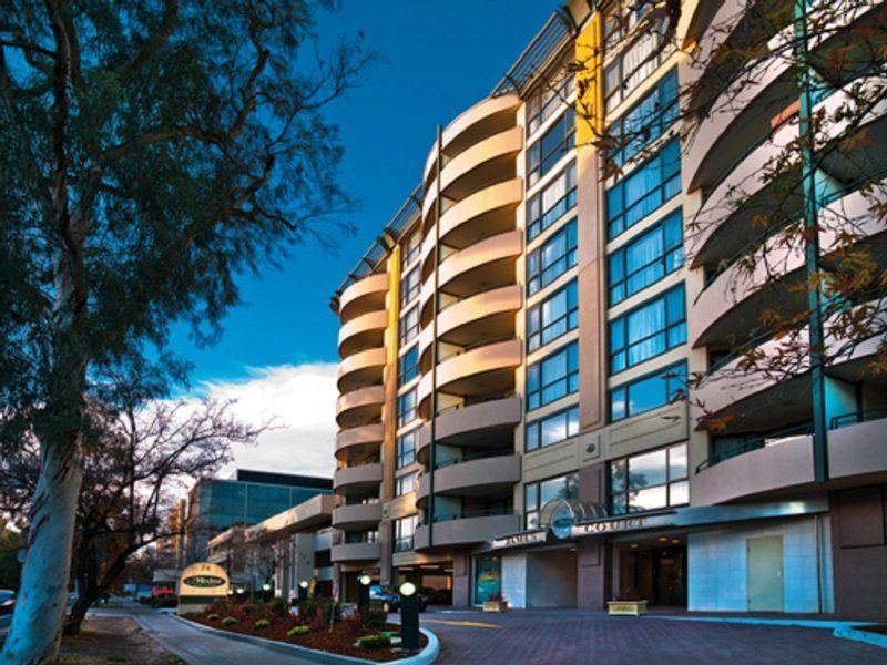 Adina Serviced Apartments Canberra James Court Екстер'єр фото