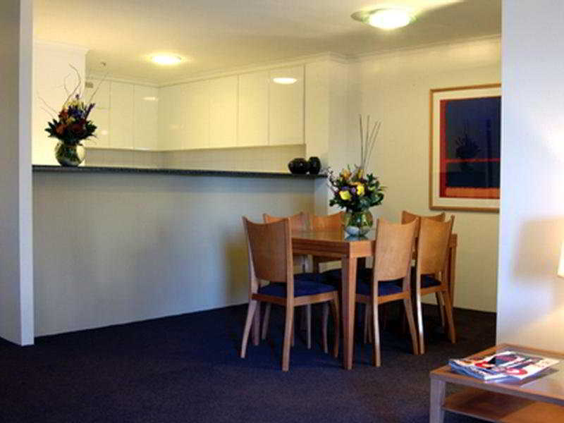Adina Serviced Apartments Canberra James Court Інтер'єр фото
